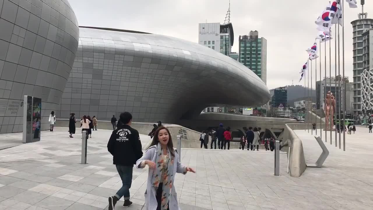 PUBLIC SINGING CHALLENGE! DDP(Dongdaemun Design Plaza, Seoul, South Korea