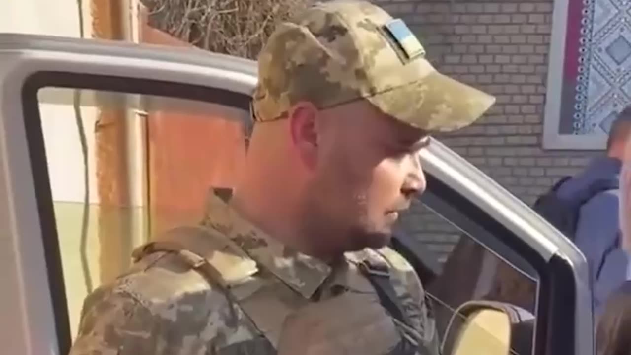 Just another day in Ukraine. Watch the brave local officers confiscating a car for the Kiev