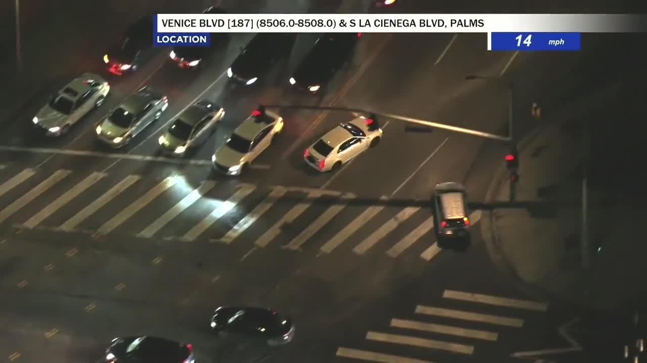 Suspects ditch car after leading LAPD on chase across LA