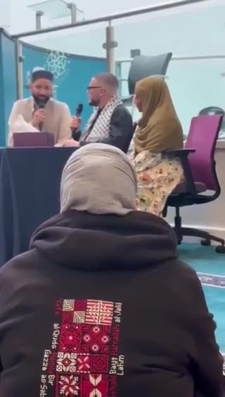 Footage of Shaun King converting to Islam
