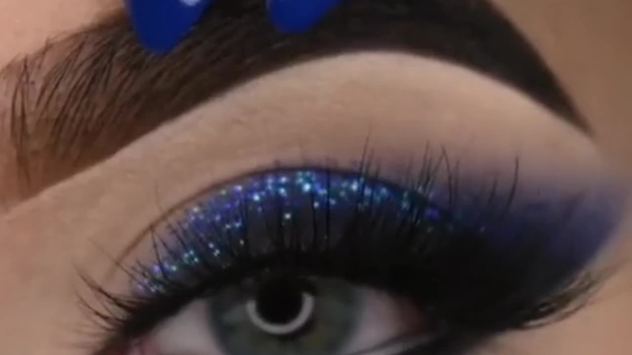 Glittery eye makeup tutorial for beginners