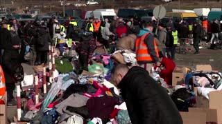 The anxious wait for relatives at Ukraine's border