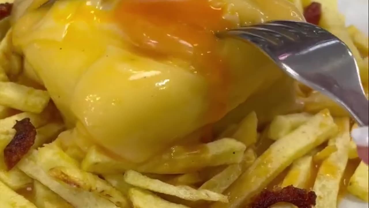 MUST-TRY francesinha sandwich in Porto! PORTUGUESE FOOD