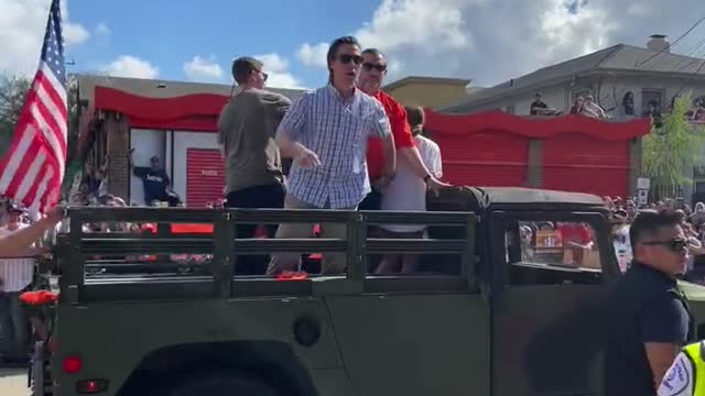 WATCH: Cops Move In as Beer Can Hits Ted Cruz at Astros Parade