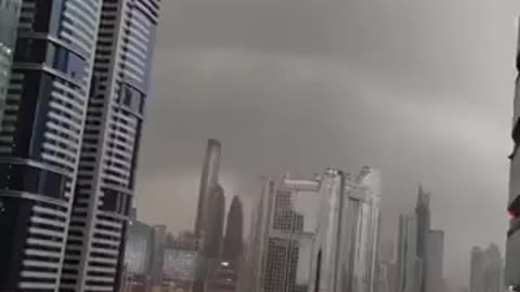 People of Dubai See Rain for the First Time