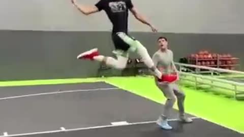 This dunk never gets old 😳