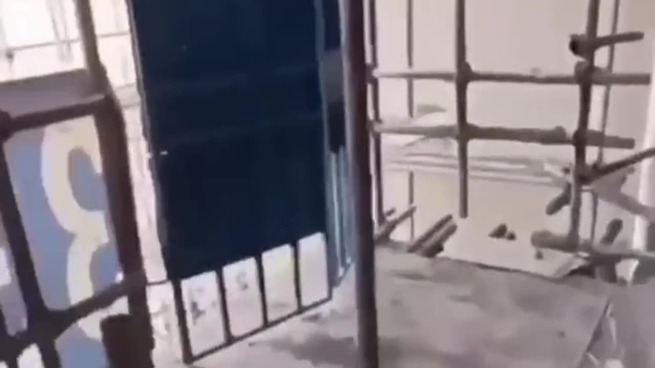 The end of the working shift at the operator of the tower crane