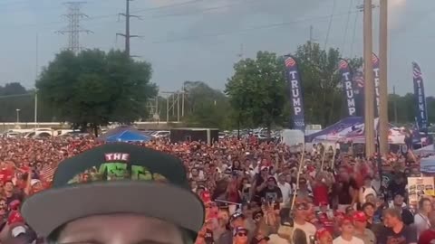 Kamala event vs. Trump Rally: Spot the Difference