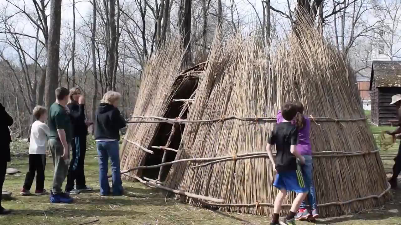 Building a wigwam (time lapse)