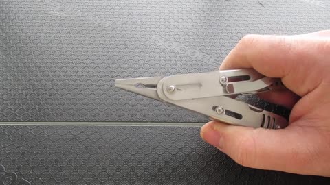 Olympia 8-in-1 Multi-Tool - SOG Baton Contender_