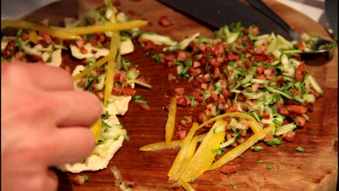 borrelhapje met spek en courgette