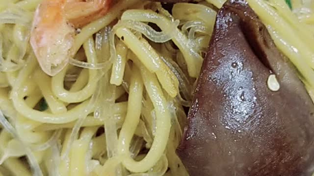 Philippine food Pancit bihon with cantoon