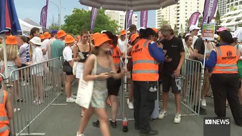 Gold Coast Schoolies 2022 is up and partying. Here's what to expect this year | ABC News