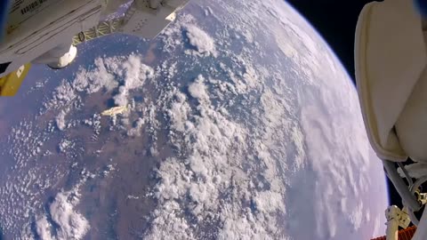 Astronauts lose shield in space accidentally