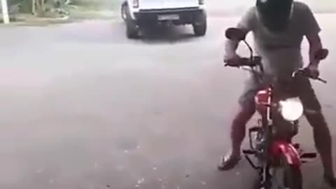 Try not to laugh, messed up with the motorcycle in Brazil