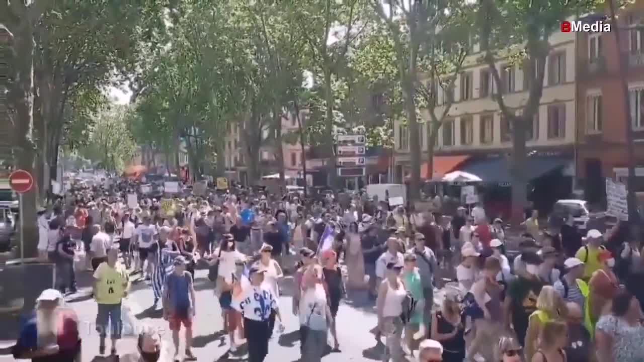 ８月14日にフランスの各地で行われた抗議デモの総集編 （後半）