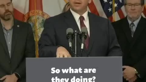 USA - Gov. Ron DeSantis On Hospitals Letting The Covid-Positive Work After Firing The Unvaccinated