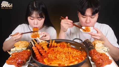 ASMR MUKBANG_ 직접 만든 떡볶이 양념치킨 김밥 먹방 _ 레시피 FRIED CHICKEN AND Tteokbokki EATING