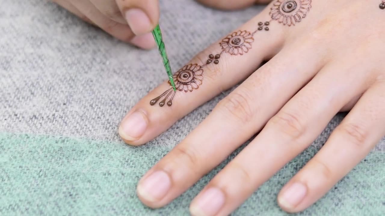 Mehndi Design on Hands