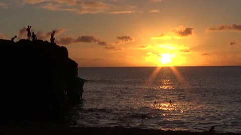 Hale'iwa, HI — Waimea Bay Beach Park - Sunset
