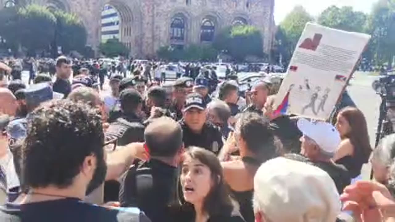 Violence erupting between police and protesters in Republic square Yerevan NOW!!