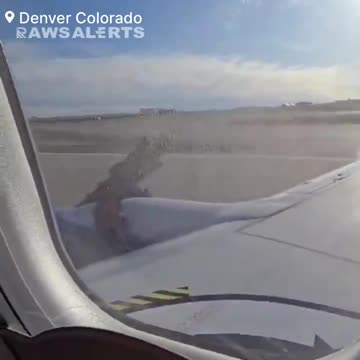 🚨 A Boeing 737 Southwest Airlines Emergency as parts of the Engine Cowling Detaches