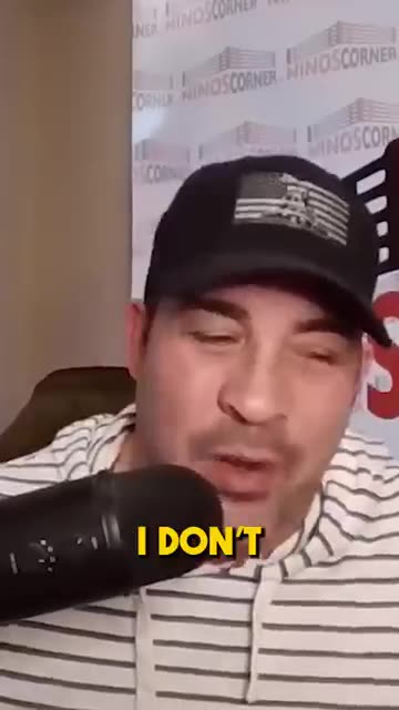 David Nino Rodriguez - SMARTPHONE Vs DUMB PHONE 📱 😂