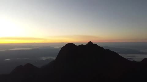 Por do sol no pico piracatuva em Campina Grande do Sul/Paraná.