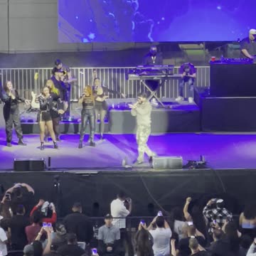 ​ @farruko singing CALMA at LA COUNTY FAIR! #shorts