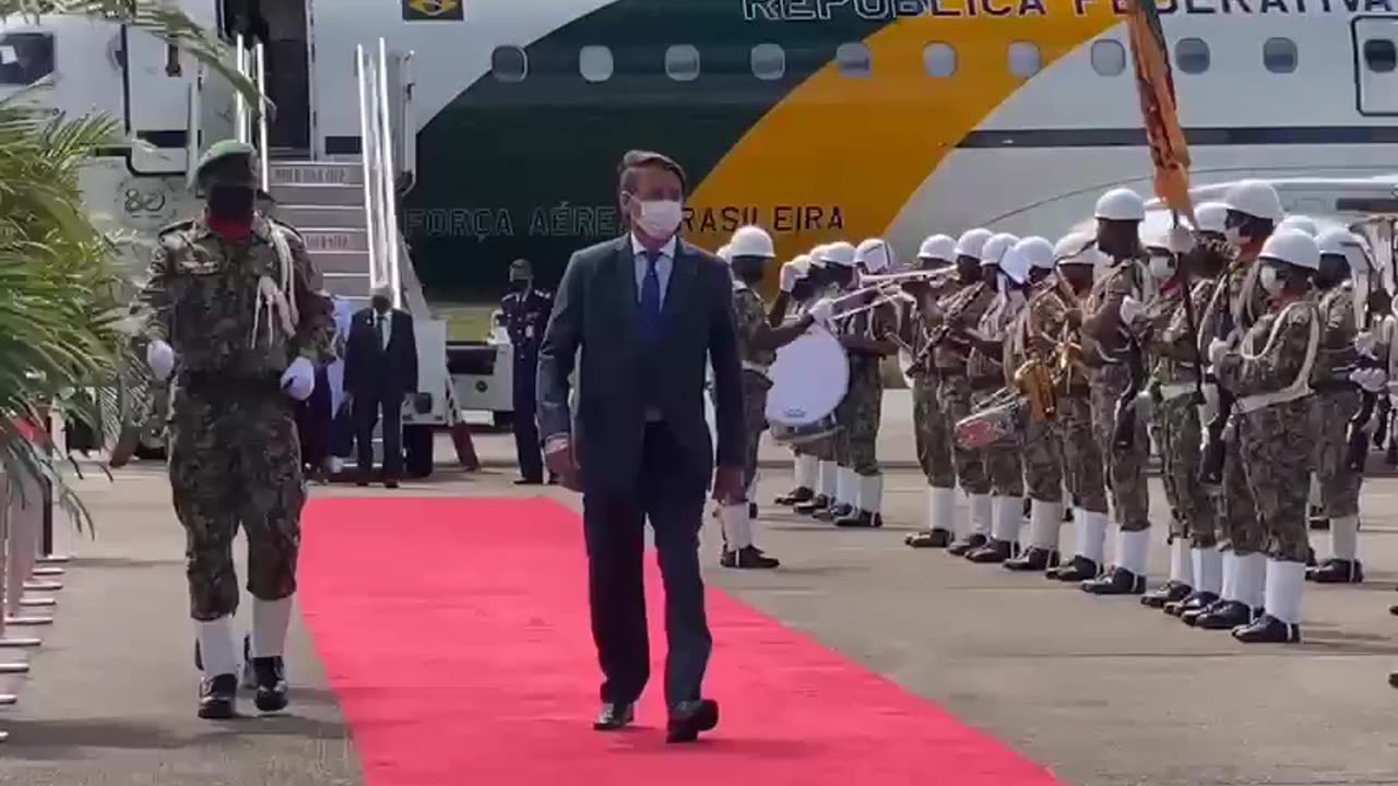 RELEMBRE, CHEGADA DE BOLSONARO AO SURINAME!