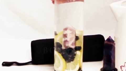 GEM BOTTLE for a Special Hydration