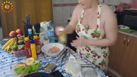 Cooking show. Сook food. Cheeseburger. Naturist kitchen.