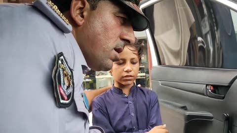 City Traffic Police Peshawar | اللہ پاک کا بہت غریب بندہ ھو| Asif Raza