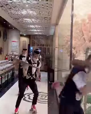 Waiters delivering food on roller skates 🛼