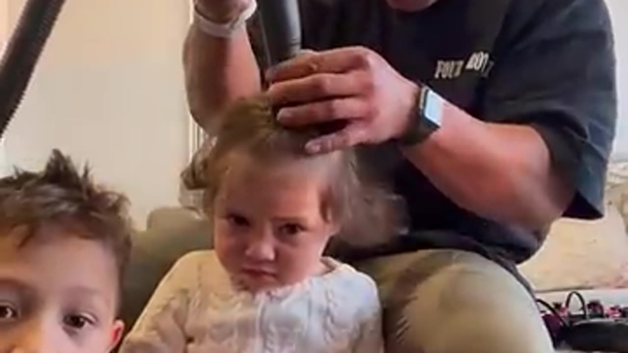 Baby Hair Style with vacuum cleaner 😍 😎 😜