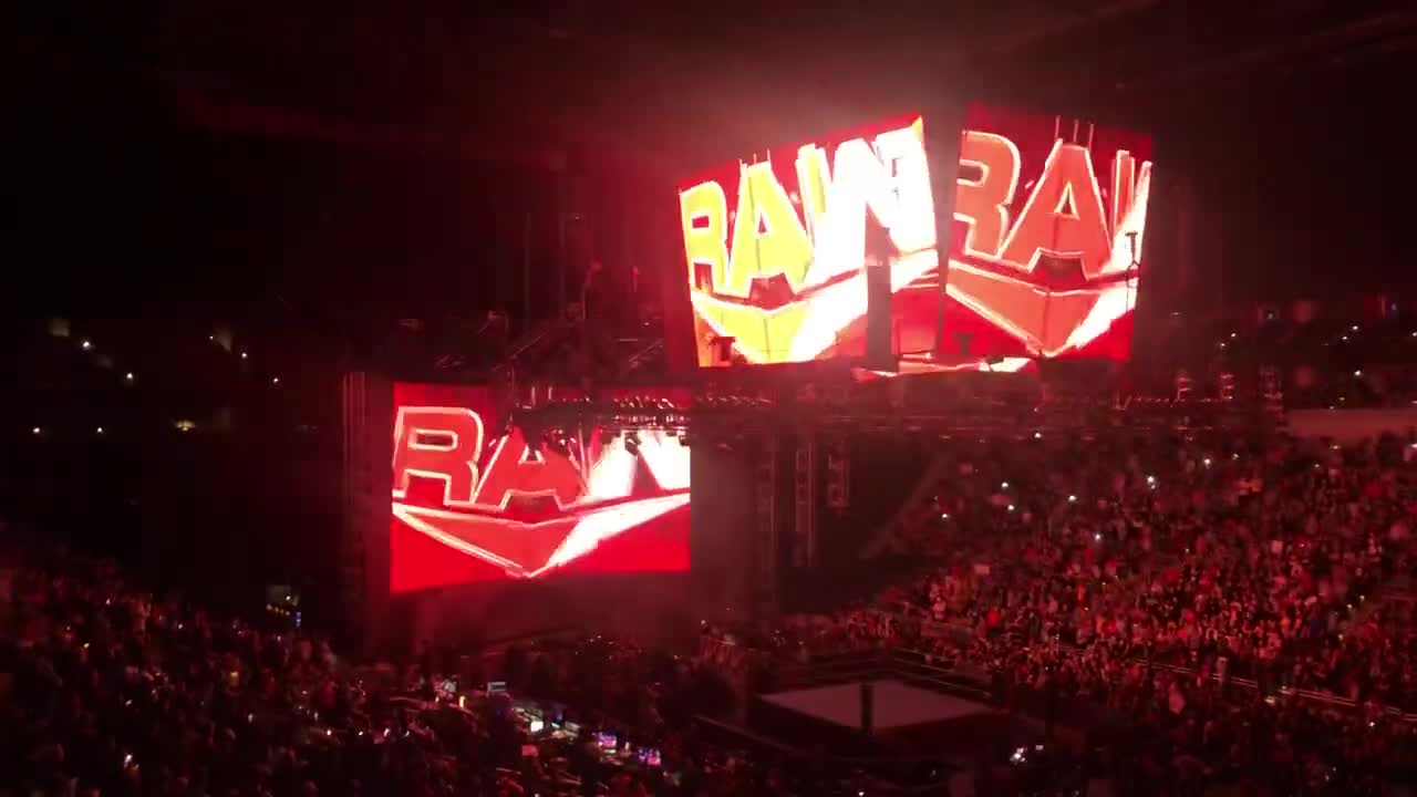 The intro to Monday Night Raw 2022 11_14