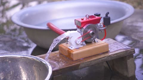 How to Make a Mini Water Pump With Engine