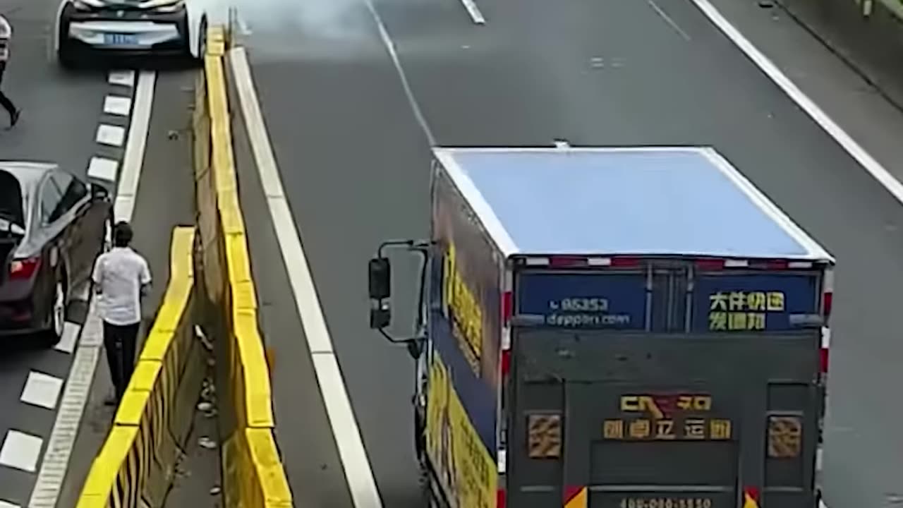 Car breaks down in the middle of the street!