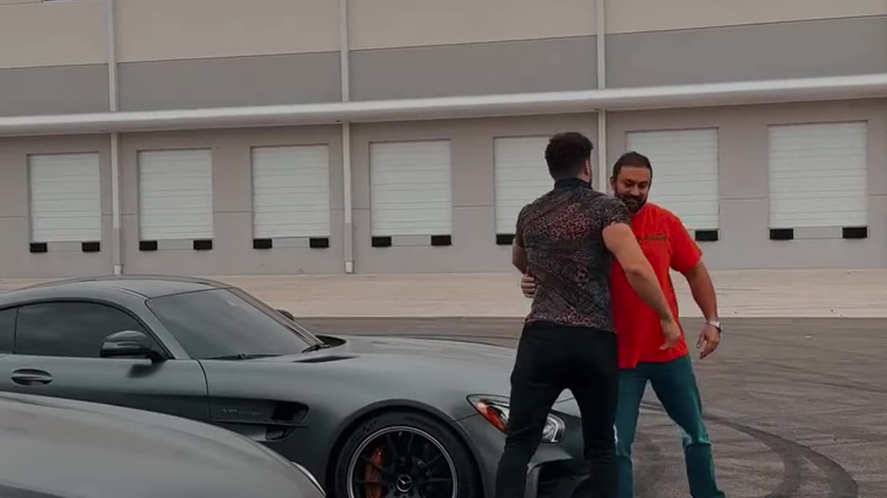 πΆπ»ββοΈ | Just a guy who walks the street π π | π·οΈ βOKAN10β