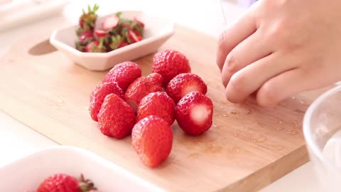 No-Bake Strawberry Cheesecake＊Eggless & Without oven｜HidaMari Cooking