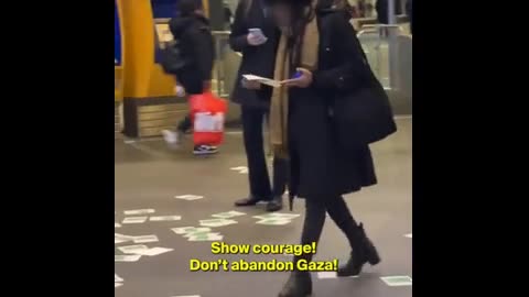 Gli olandesi cercano di attirare l’attenzione sul genocidio a Gaza.