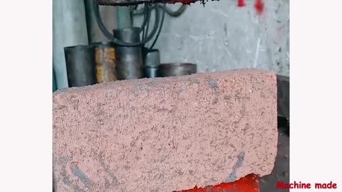 The 100-ton hydraulic press challenges the real iron scale, who will break_