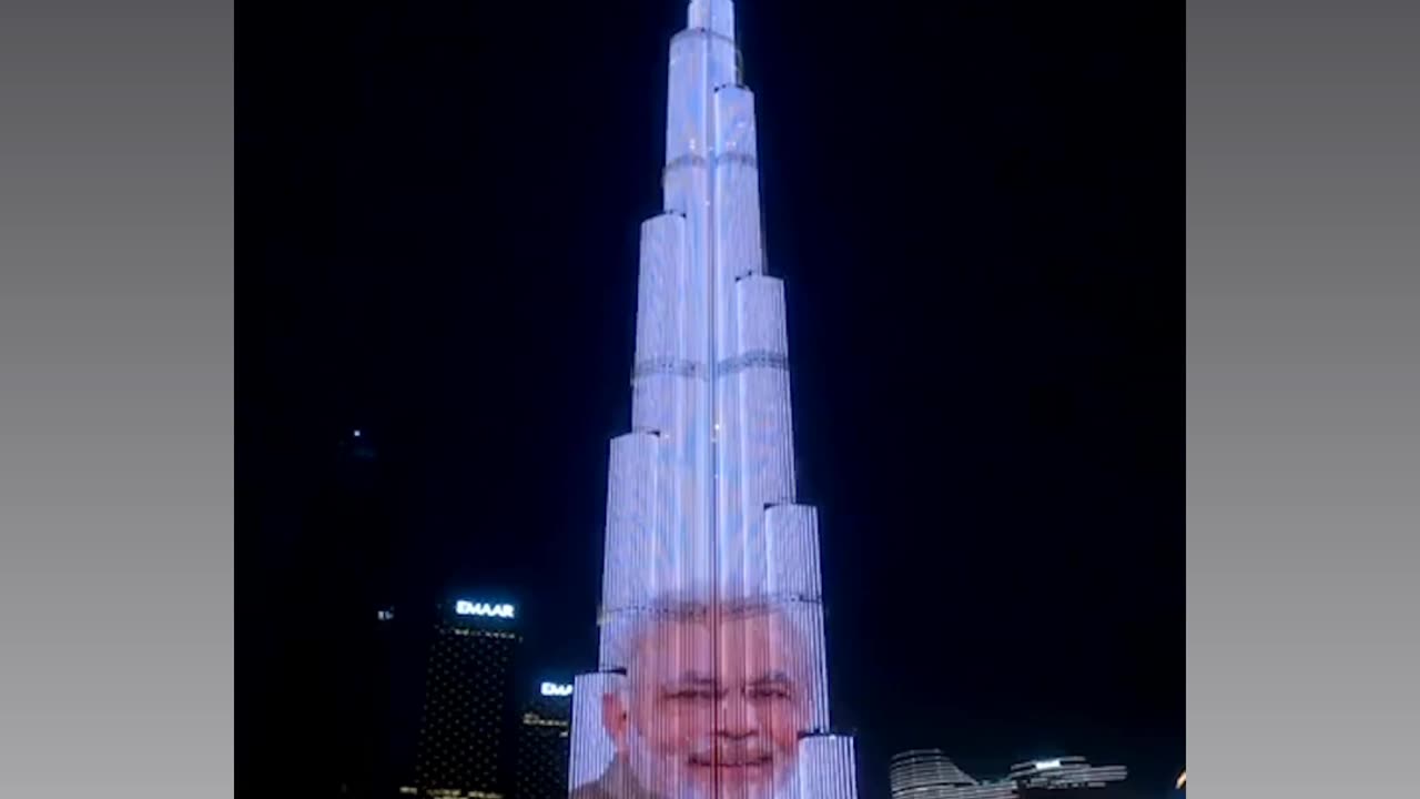 Burj khalifa lits up to welcome PM Narendra Modi ji 🇮🇳🇮🇳