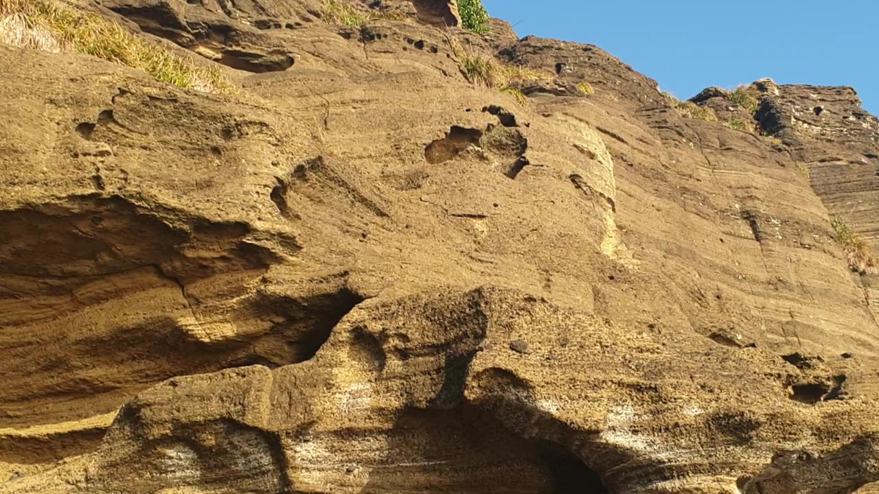 Mountain in Jeju Sangbang Mountain & Dragonhead Coast (Yongmeori Coast)