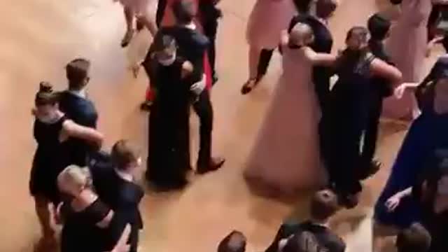 אלברט איינשטיין- שני דברים הם אינסופיים היקום והטיפשות האנושית ואני לא בטוח לגבי היקום