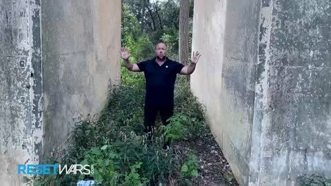 Alex Jones Reveals His Favorite Sculpture In Austin