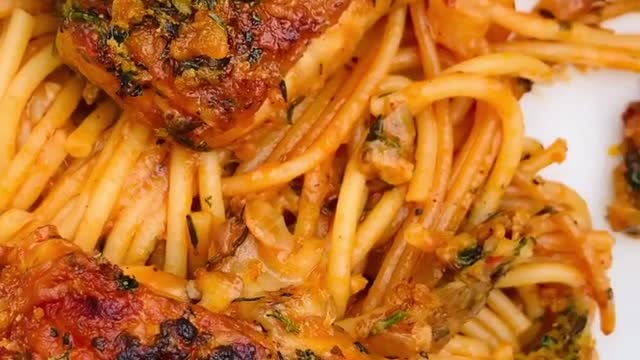 One-pan crispy spaghetti and chicken