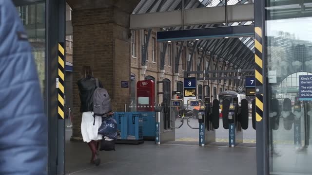 London Rail Strikes Commuters Face Woes Even After Strikes Suspended