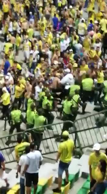 Reportan fuertes disturbios en las afueras del estadio Alfonso López de Bucaramanga