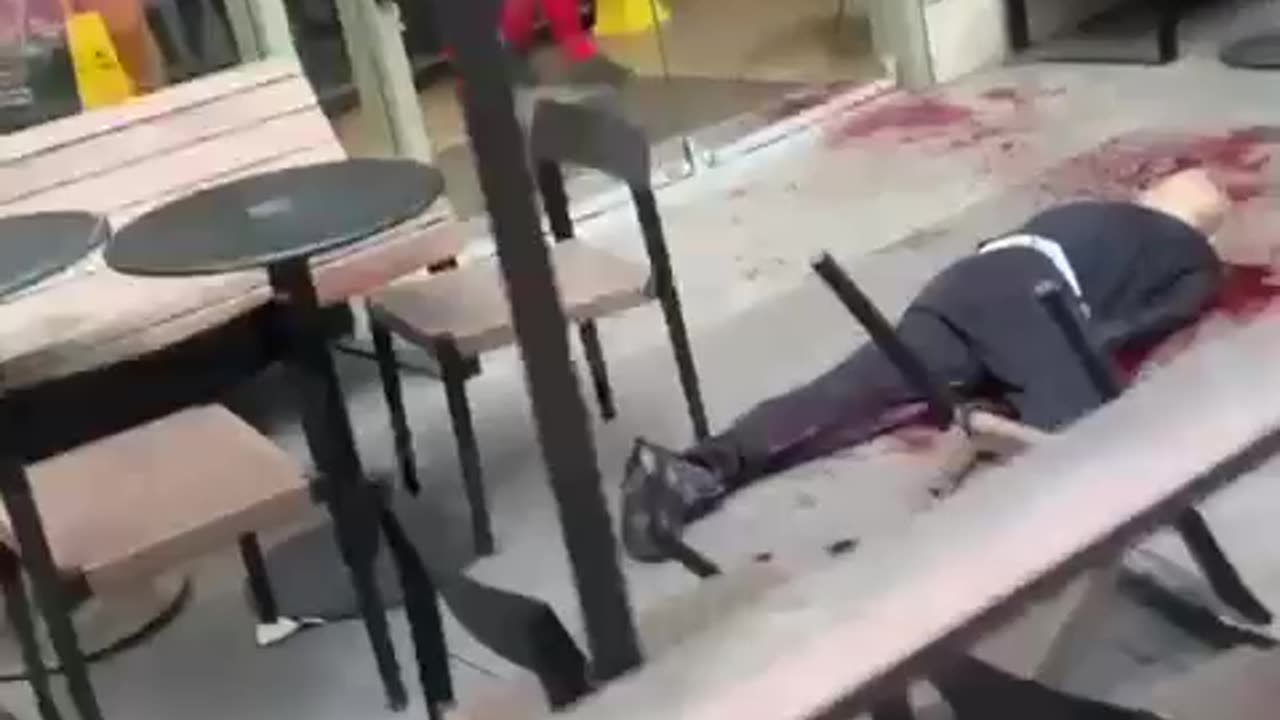 Warning ⚠️ Graphic. Man Stabs Another Vancouver Starbucks in Daylight
